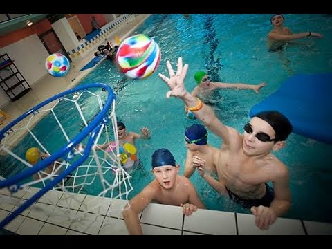 Nauka Pływania dla Dzieci w wieku 4 – 6 lat. Zabawa z piłką.